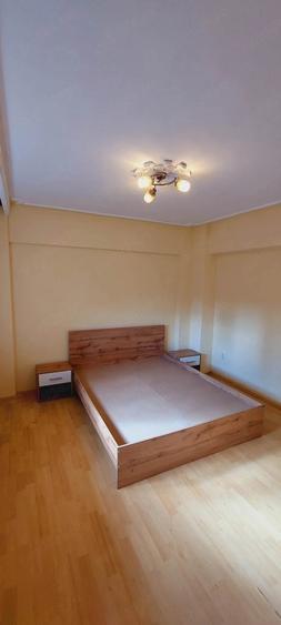Apartament cu 2 camere decomandat în Hala Centrală