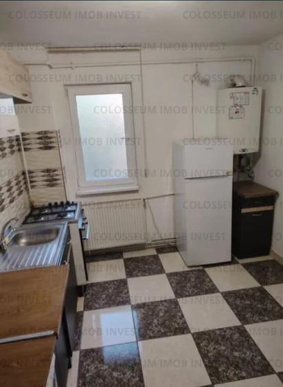 Apartament cu 2 camere semidecomandat în Centrul Civic