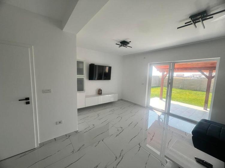 Duplex cu 3 camere cu Canalizare în Moșnița Nouă