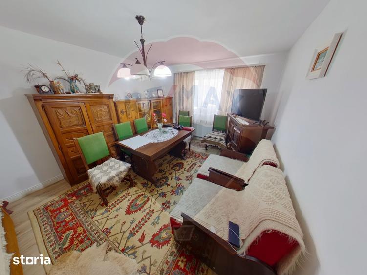 Apartament cu 3 camere decomandat în Central
