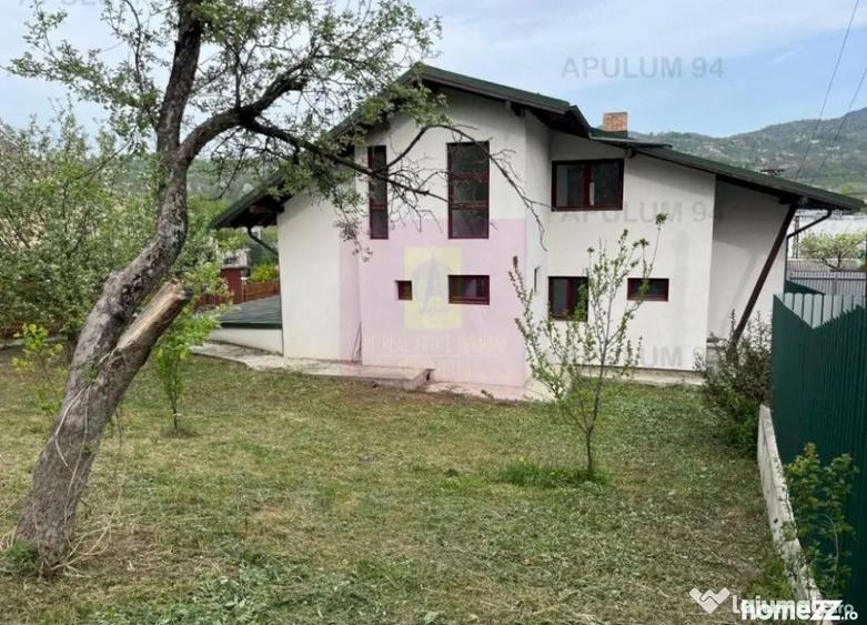 Casă cu 7 camere cu Teren 649 Mp în Comarnic