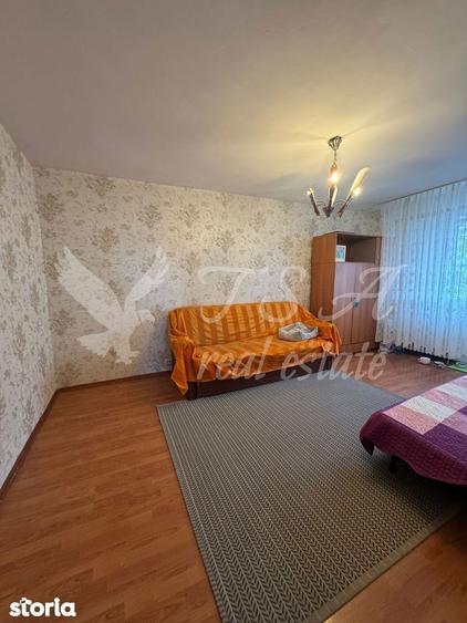 Apartament cu 3 camere decomandat în Rahova