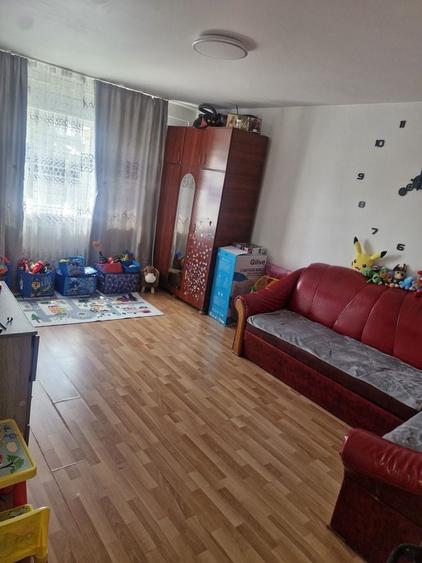 Apartament cu 2 camere decomandat în Eremia