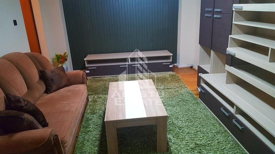 Apartament cu 2 camere decomandat în Spitalul Județean