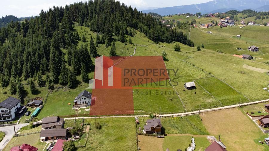 Teren Construcții intravilan de 4500 mp, în Fundata