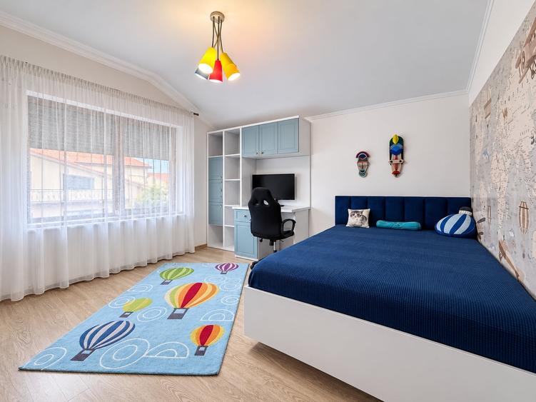 Casă individuală cu 5 camere cu Canalizare în Ovidiu