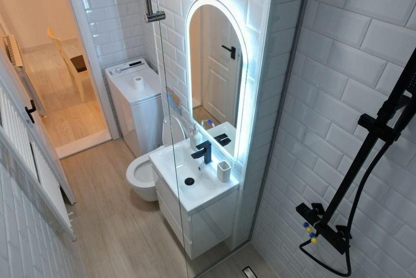 Apartament cu 2 camere decomandat, mobilat în Central
