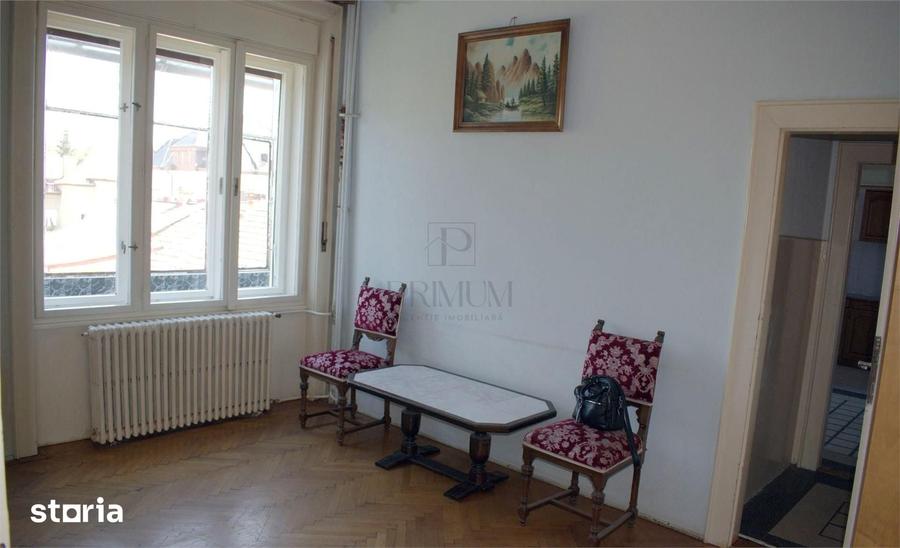 Apartament cu 4 camere decomandat în Elisabetin