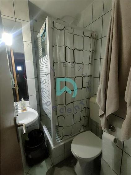 Apartament cu 4 camere decomandat, mobilat în Craiter