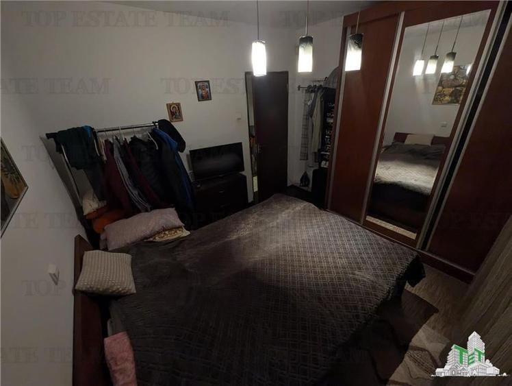 Apartament cu 2 camere semidecomandat, mobilat în 1 Mai