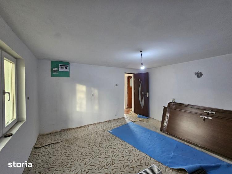 Casă cu 2 camere cu Teren 472 Mp în Vețel