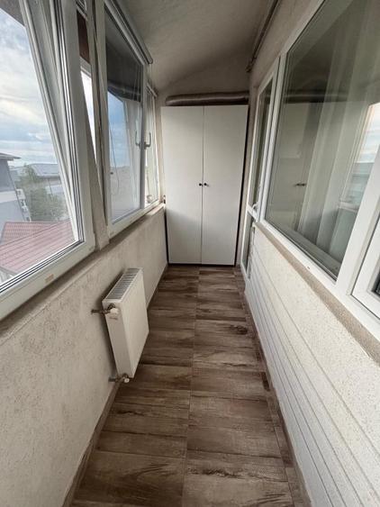 Apartament cu 3 camere semidecomandat, mobilat în Central