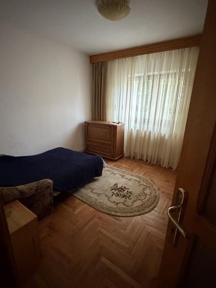 Apartament cu 4 camere decomandat în Burdujeni