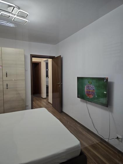 Apartament cu 3 camere semidecomandat, mobilat în Drumul Taberei