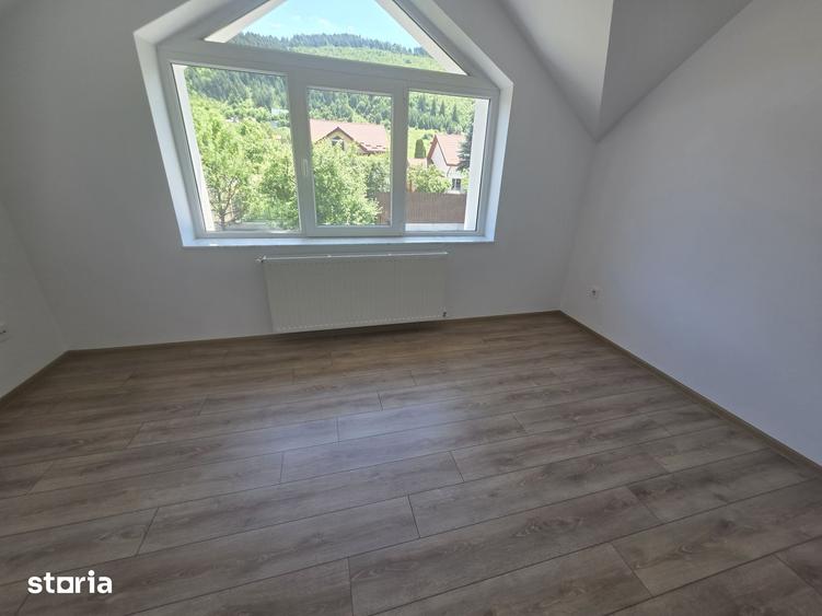 Casă cu 4 camere cu Teren 500 Mp în Bunloc