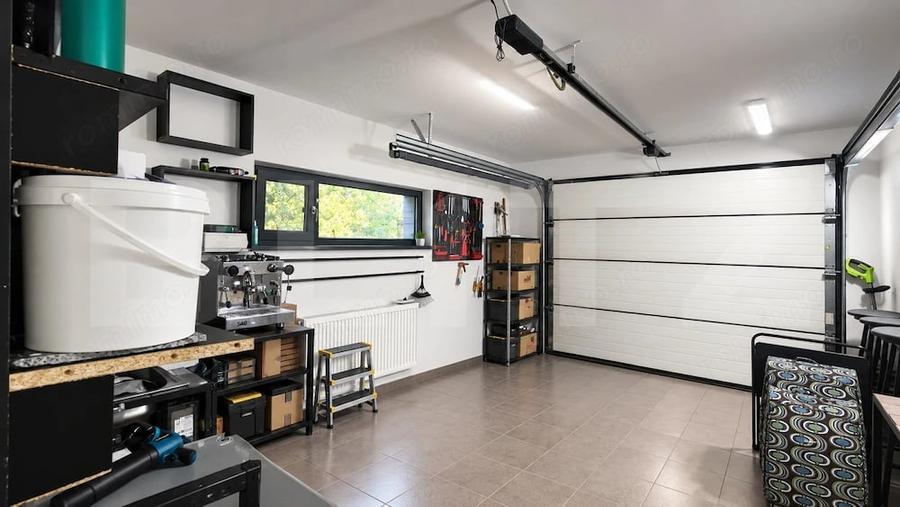 Casă cu 8 camere cu Teren 1371 Mp în Filiași