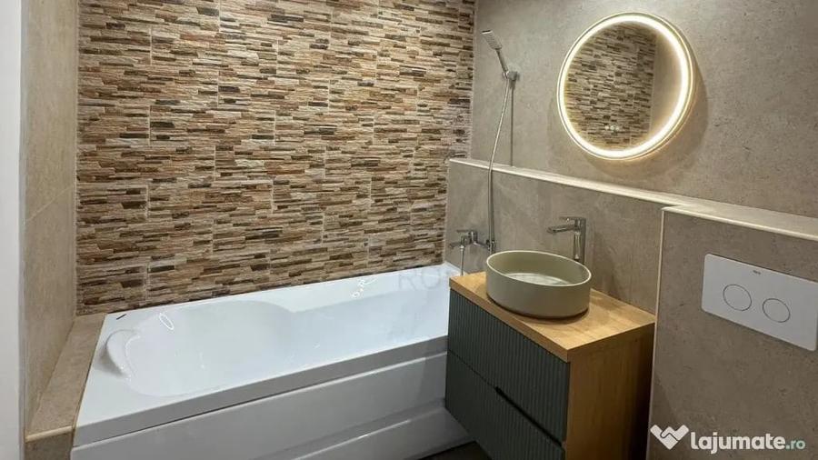 Apartament cu 3 camere decomandat în Ștefan cel Mare