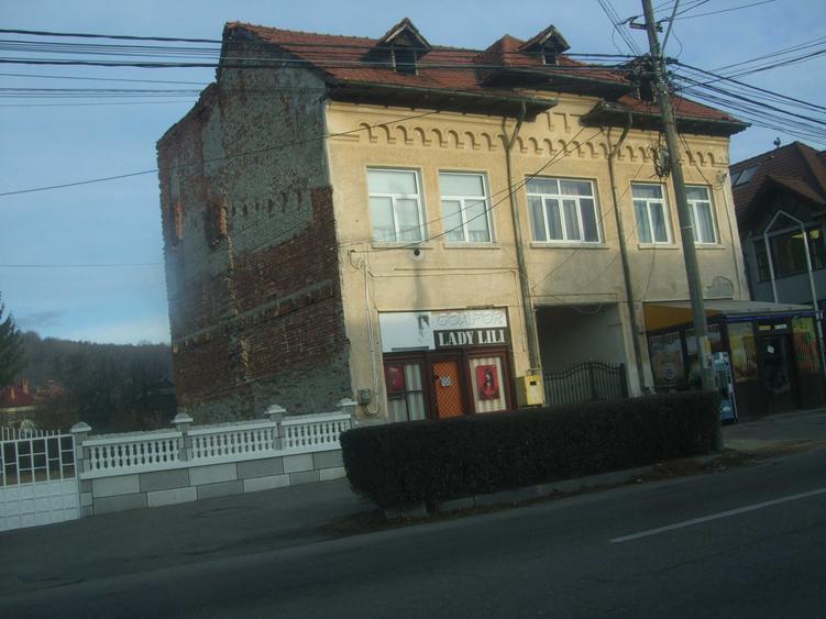 Casă cu 4 camere în Sud