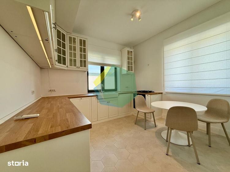 Casă cu 4 camere în Corbeanca