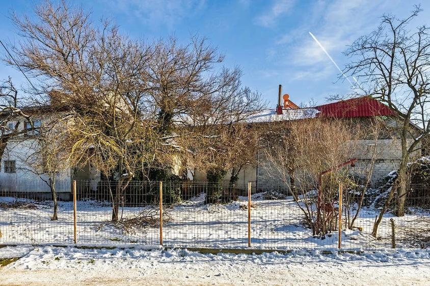 Casă cu 4 camere cu Teren 5232 Mp în Căldăraru