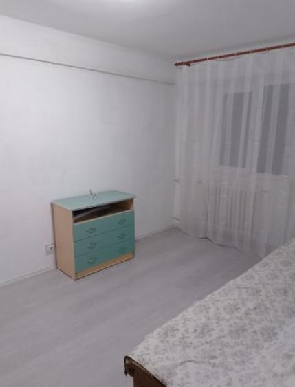 Apartament cu 2 camere semidecomandat în Micro 38