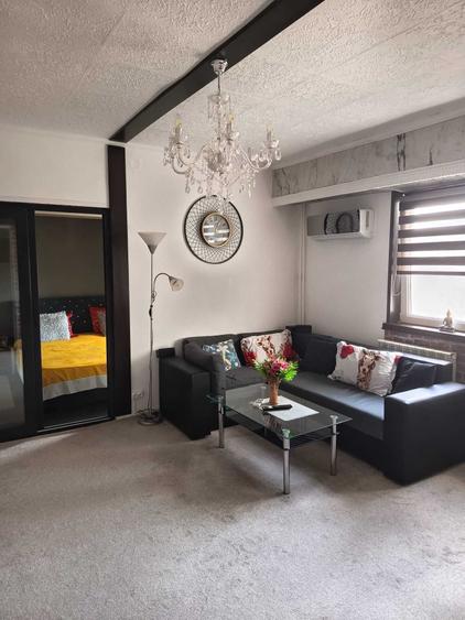 Apartament cu 2 camere semidecomandat în Ostroveni