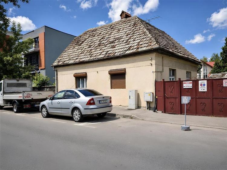 Casă individuală cu 2 camere cu Teren 483 Mp în Județean
