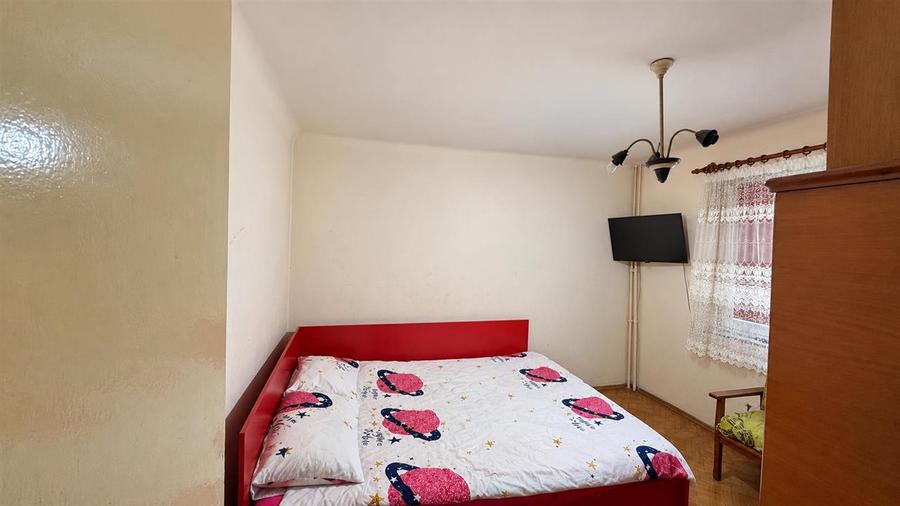 Apartament cu 3 camere decomandat în Vest