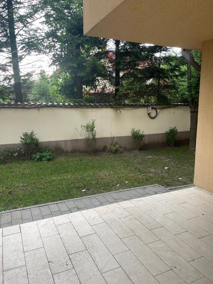 Duplex cu 8 camere cu Canalizare în Iancu Nicolae