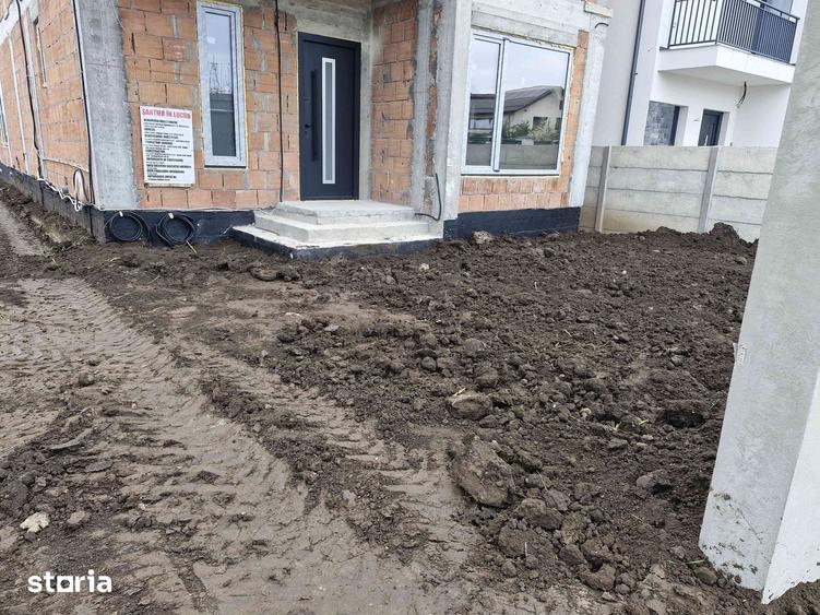 Casă cu 5 camere cu Teren 511 Mp în Tunari