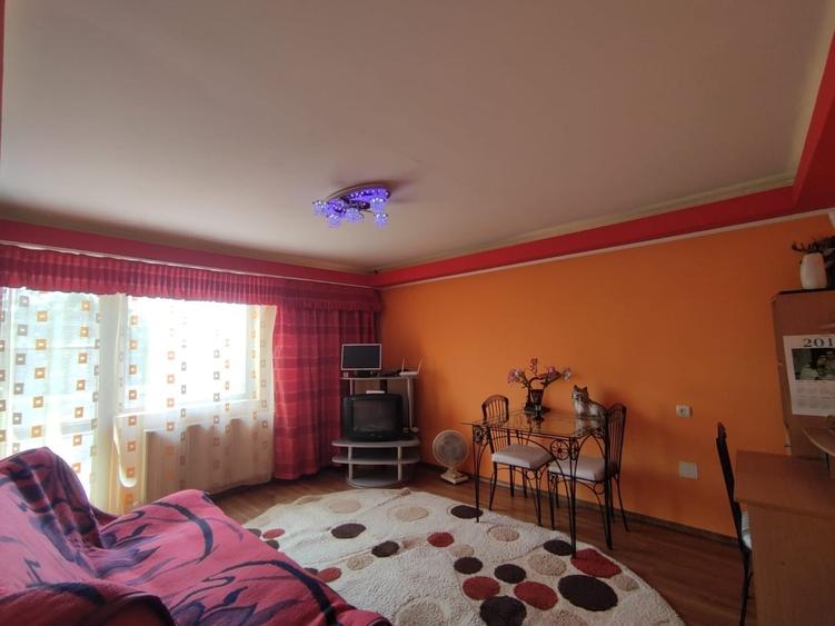 Casă cu 5 camere cu Teren 1320 Mp în Central