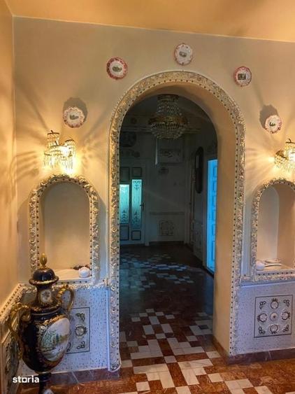 Casă cu 4 camere decomandat în Central