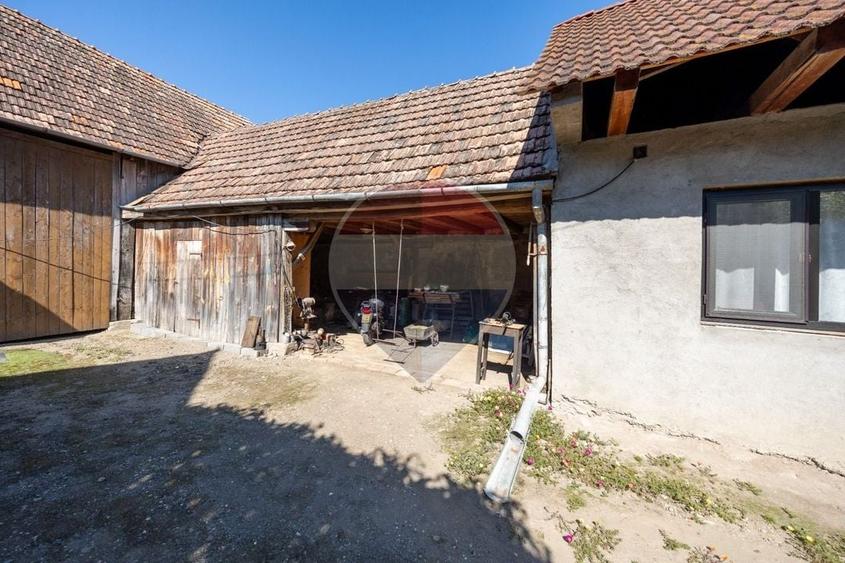 Casă individuală cu 4 camere cu Teren 1346 Mp în Comana de Jos