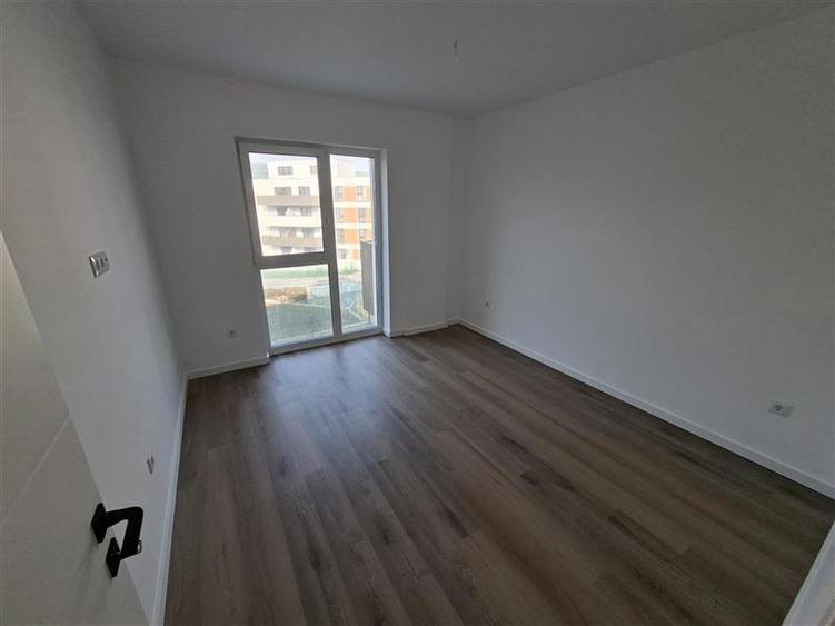 Apartament cu 3 camere semidecomandat în Iris