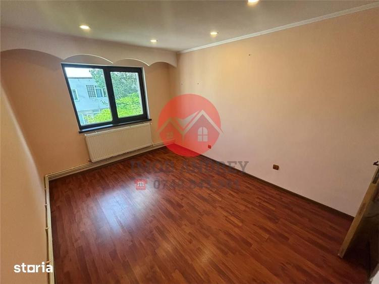 Apartament cu 3 camere decomandat în Vest