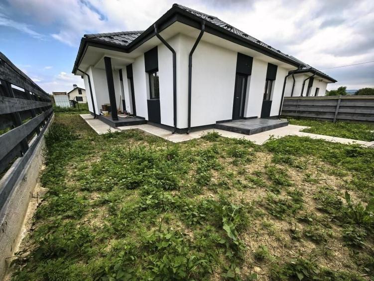 Casă individuală cu 3 camere cu Canalizare în Lunca Cetățuii