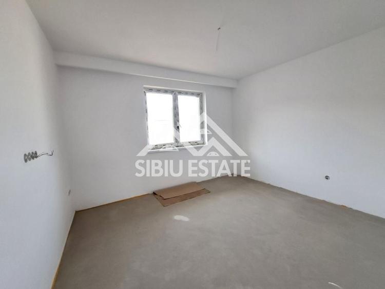 Duplex cu 4 camere cu Canalizare în Șelimbăr