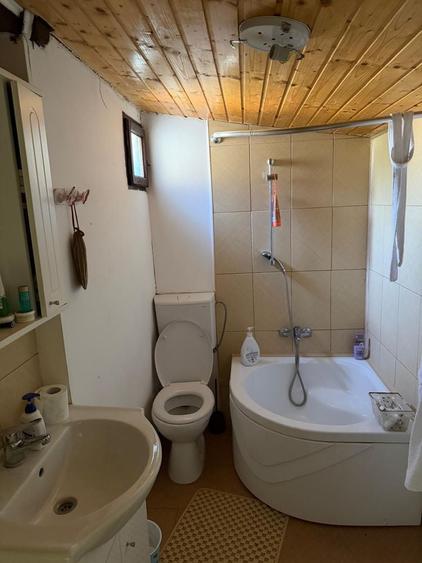 Casă cu 3 camere în Săhăteni