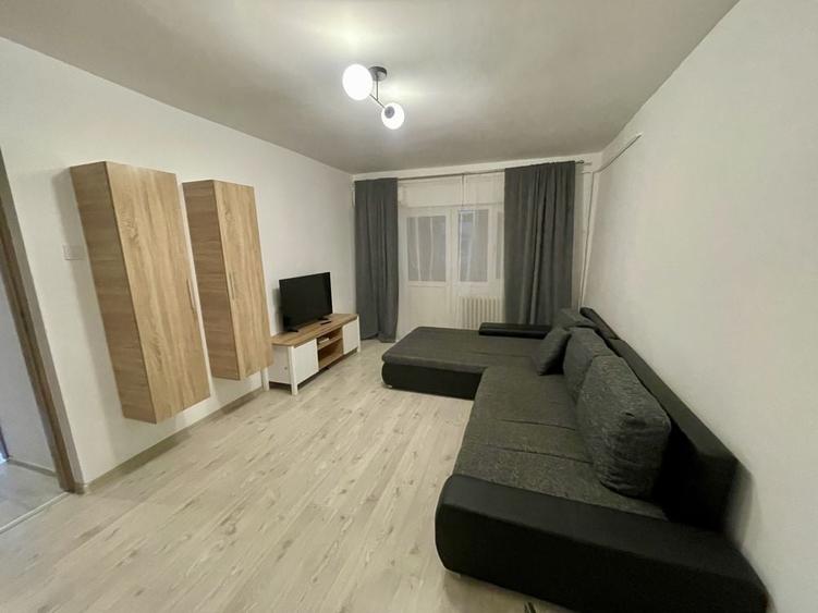 Apartament cu 2 camere decomandat în Gară