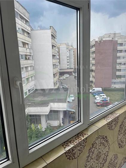 Apartament cu 2 camere decomandat în Energiei
