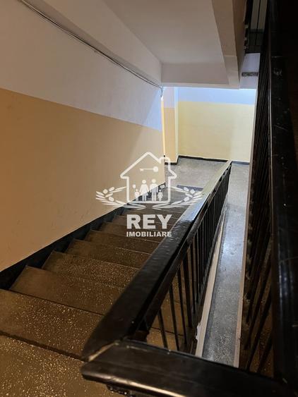 Apartament cu 4 camere decomandat în Central