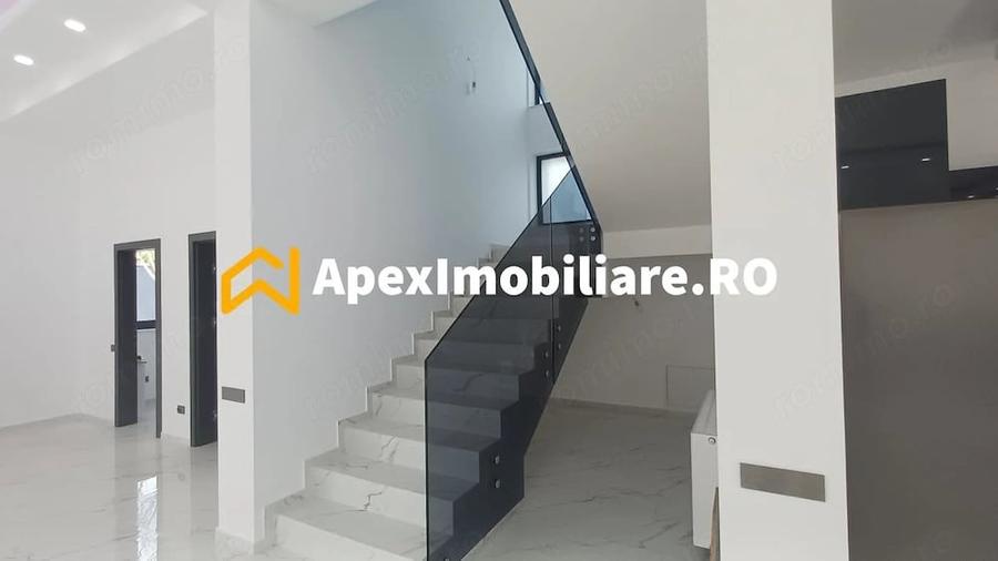 Casă cu 7 camere cu Teren 500 Mp în Pipera