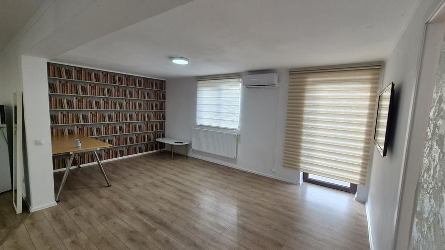 Apartament cu 3 camere decomandat în Fundeni