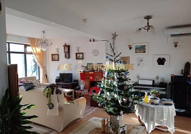 Casă individuală cu 6 camere cu Canalizare în Băneasa