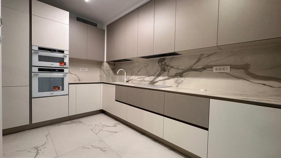 Apartament cu 4 camere decomandat, mobilat în Aviatorilor
