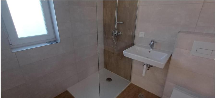 Duplex cu 4 camere cu Canalizare în Stupini