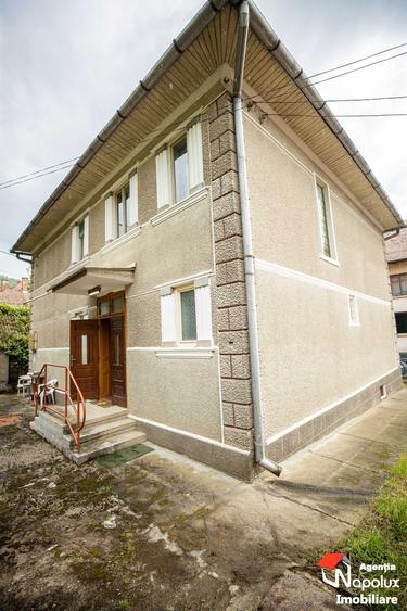 Casă cu 4 camere în Băi