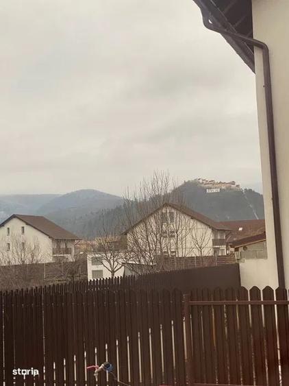 Casă cu 4 camere în Cristian