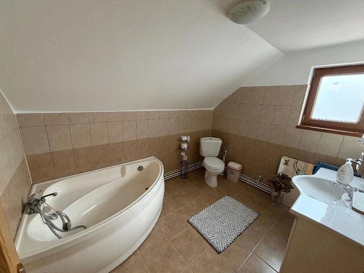 Casă cu Teren 400 Mp în Central