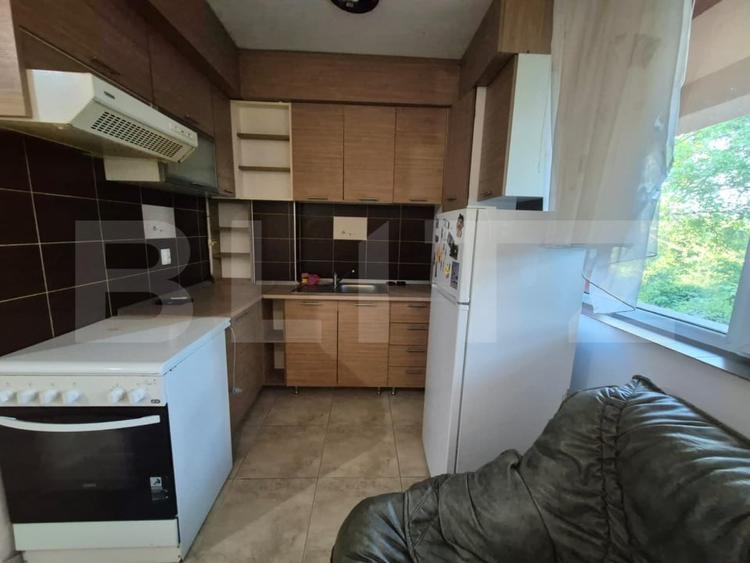 Apartament cu 2 camere semidecomandat, mobilat în Borhanci